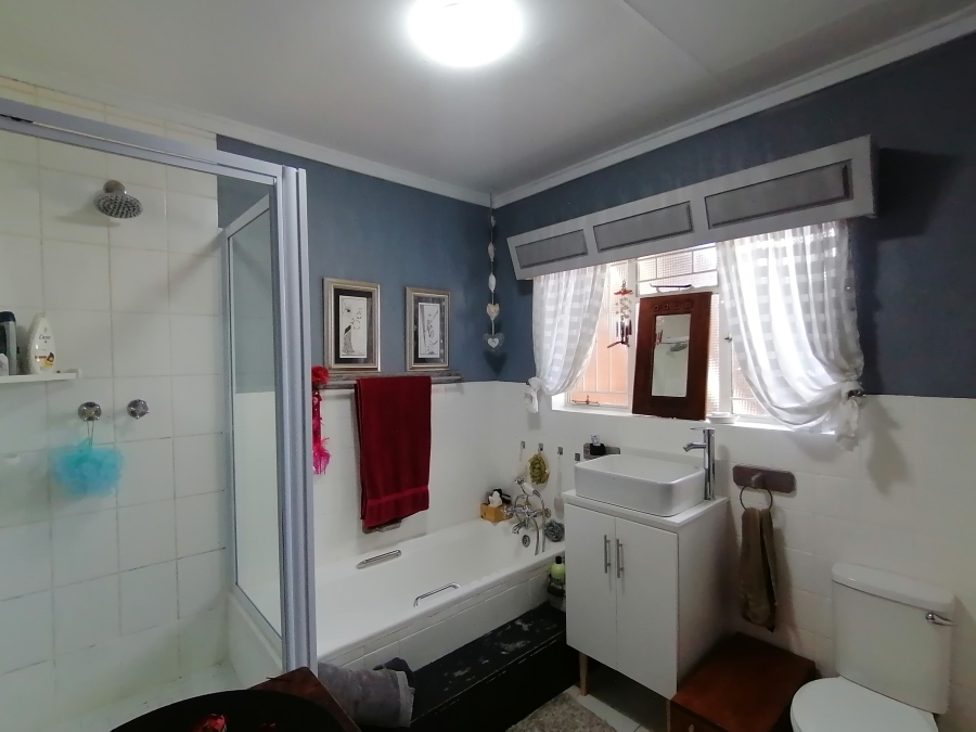 3 Bedroom Property for Sale in Flimieda North West